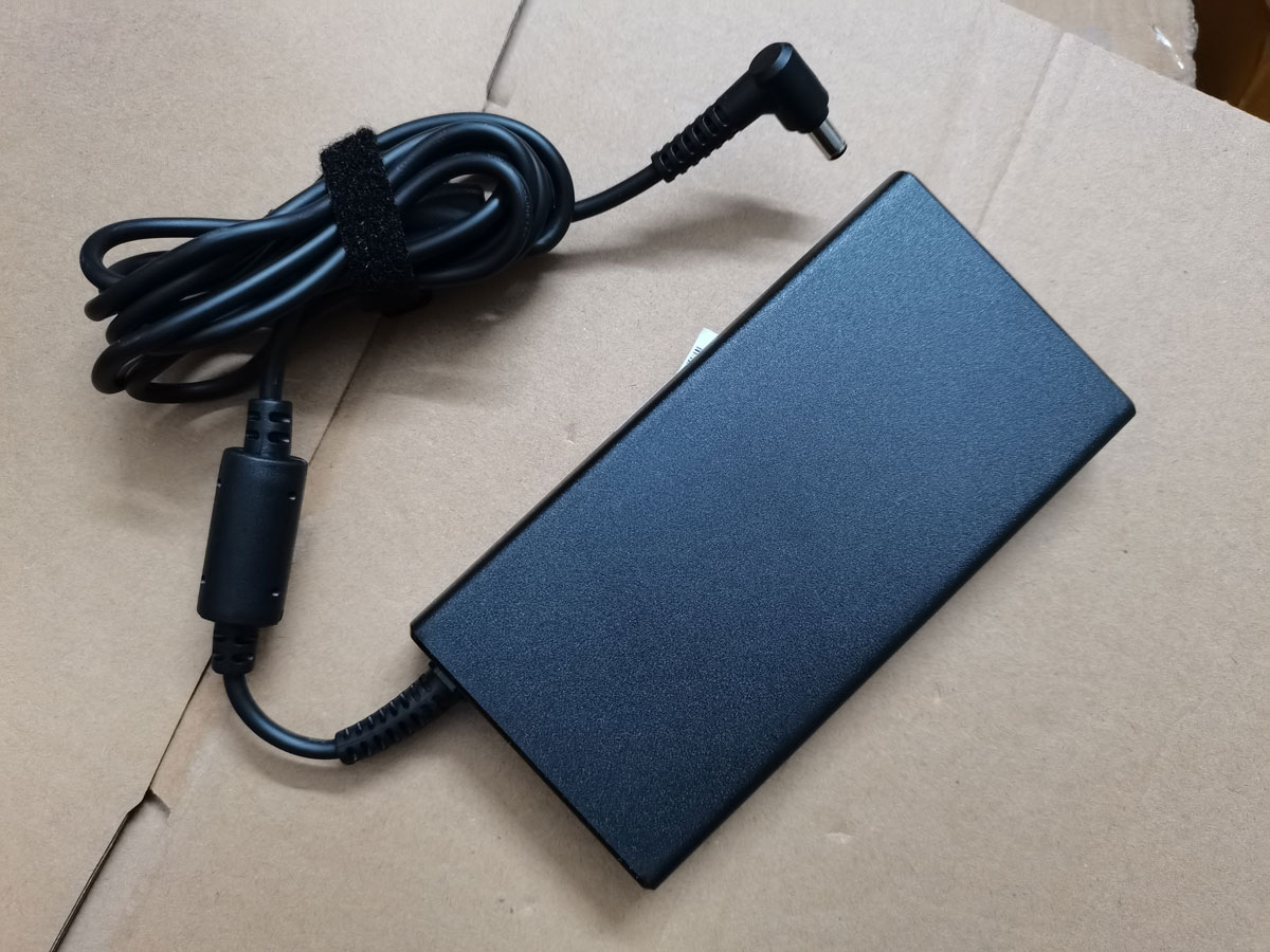 NEW Slim OEM Chicony 19.5V 9.2 - Pc Gaming News avaliação e preço