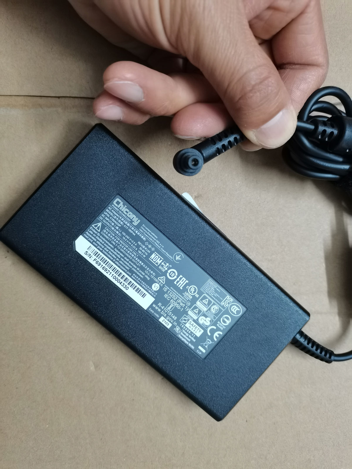 NEW Slim OEM Chicony 19.5V 9.2 - Pc Gaming News avaliação e preço
