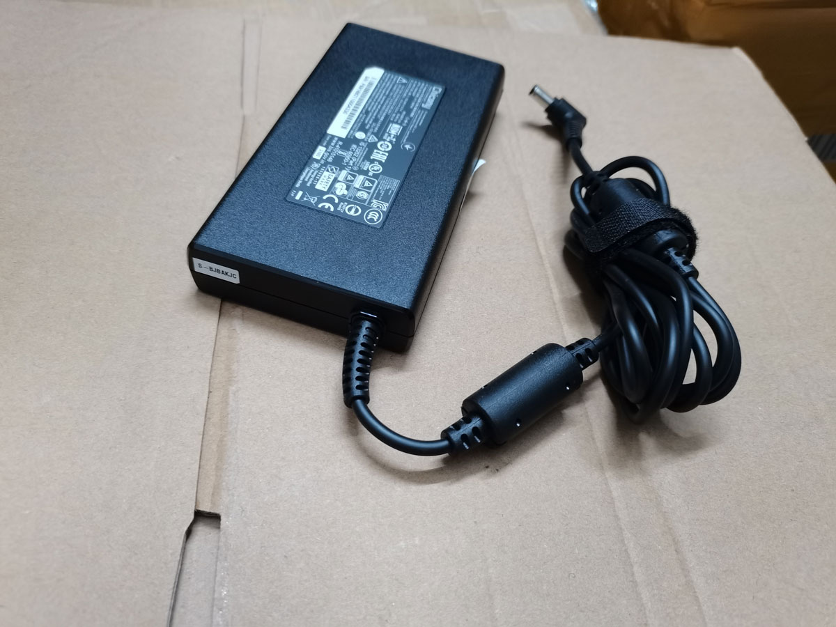 NEW Slim OEM Chicony 19.5V 9.2 - Pc Gaming News avaliação e preço