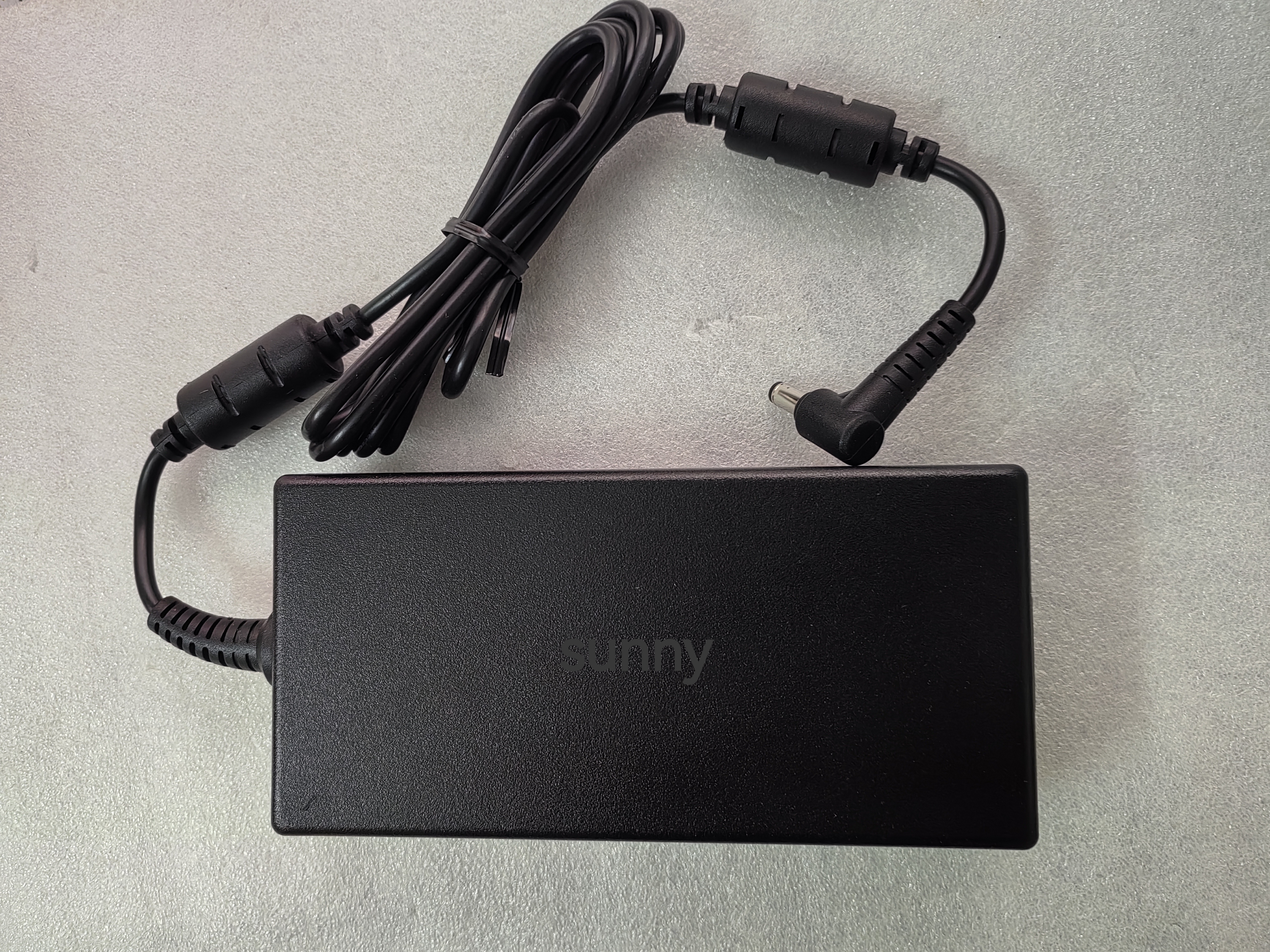 NEW OEM Slim Delta 19.5V 9.23A - Pc Gaming News avaliação e preço